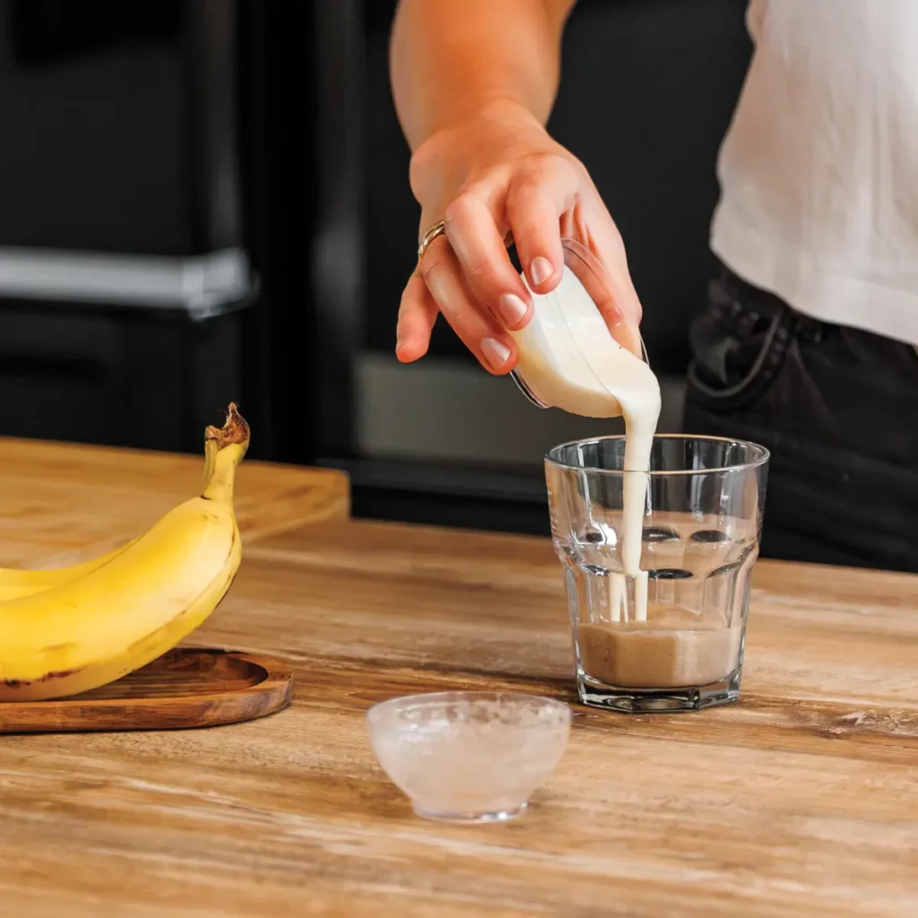 Comment préparer ton lupin chaud banane ? Laurie de La Tribu des Kawas te guide pas à pas