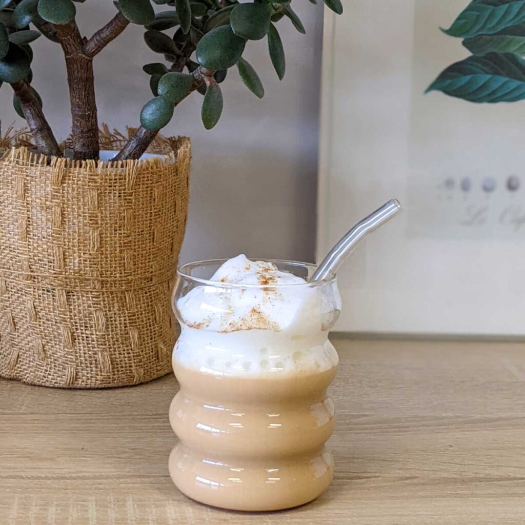 Une recette réconfortante, douce et épicée, Le lupin chaï latte de La Tribu des Kawas